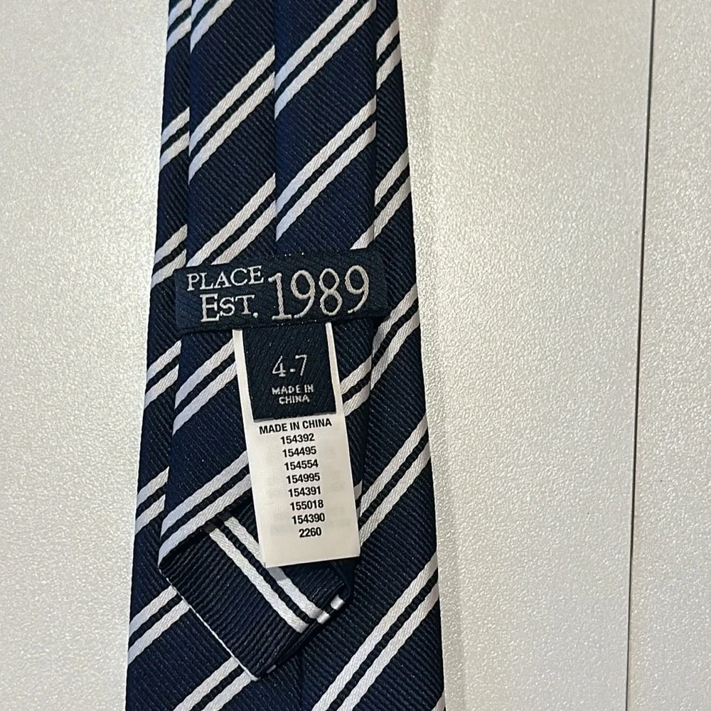 🔴Children’s place youth Neck tie. Size 4-7 years. Like new/Excellent condition